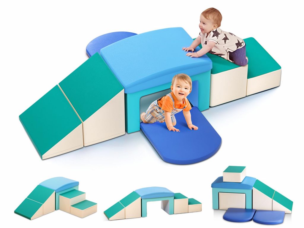 Малыш играет безопасно